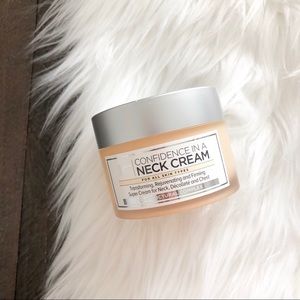IT Cosmetics Confidence In A Neck Cream